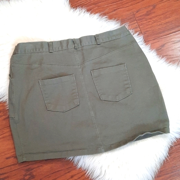Rue21 Dark Green Button Front Jean Skirt - Picture 3 of 3
